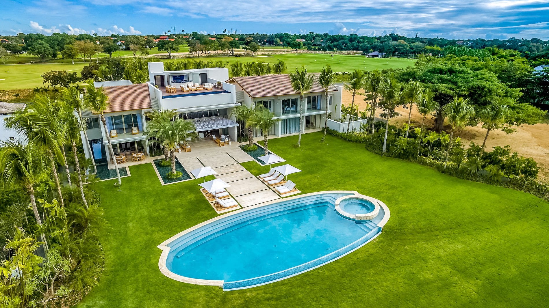 Los Beneficios de Comprar una Propiedad en la Costa de República Dominicana